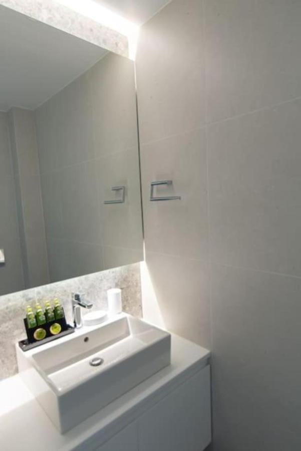 Modern Apartment Close To Athens City Center ภายนอก รูปภาพ